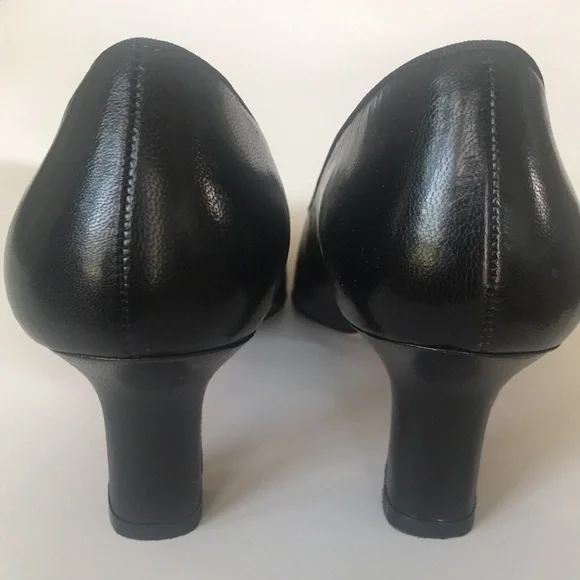 BLACK LEATHER PUMPS 7.5 - Picture 4 of 10